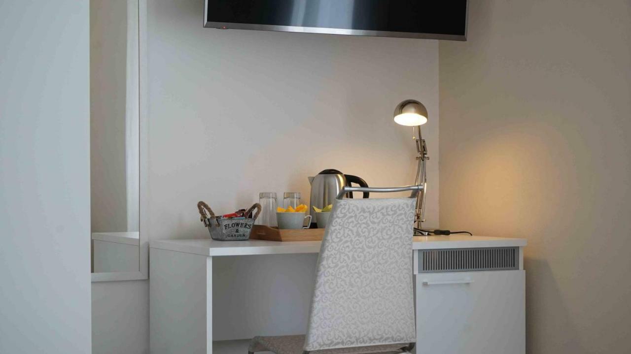 The White Building - Rooms Costermano Exterior foto
